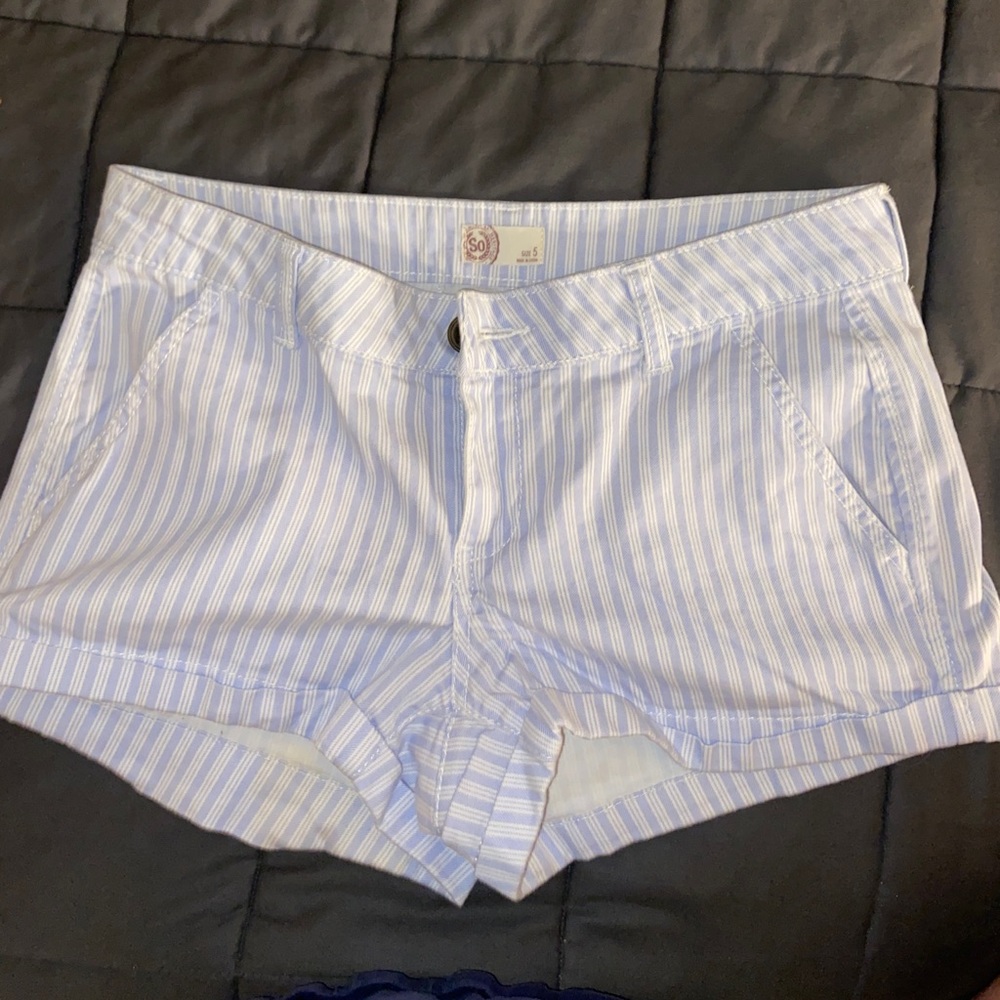 khaki shorts